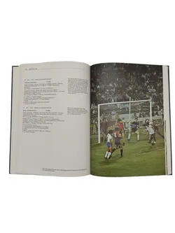 Heinz Marotzke und René Hüssy - FIFA-Weltpokal 1982 in Spanien - Bericht der FIFA - Bild 4