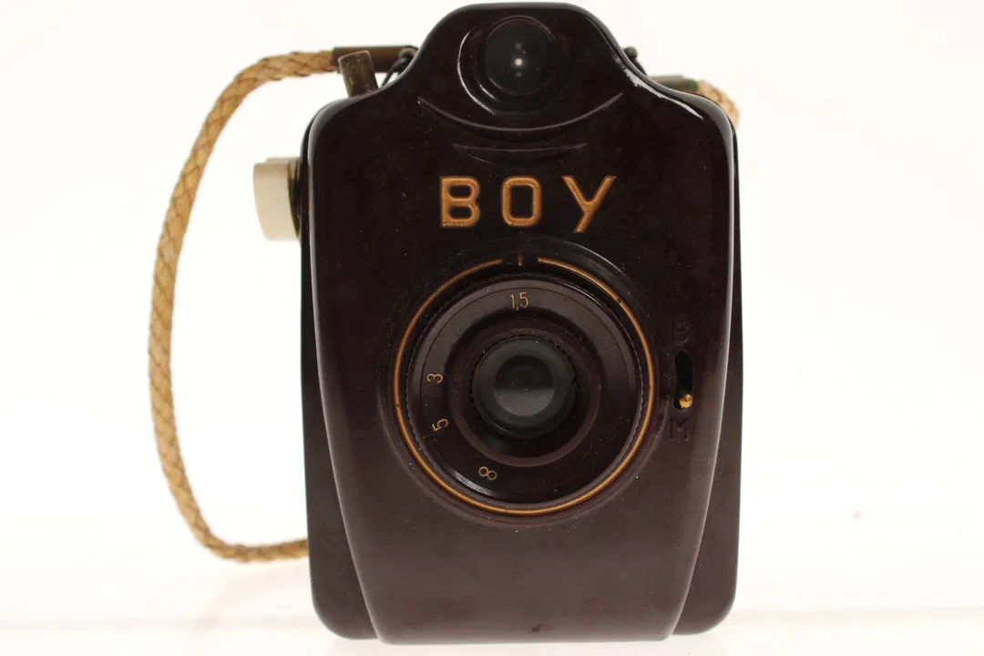 Bilora Boy Boxkamera aus Bakelit, hergestellt in Deutschland, vermutlich in den 1950er Jahren. - Bild 1