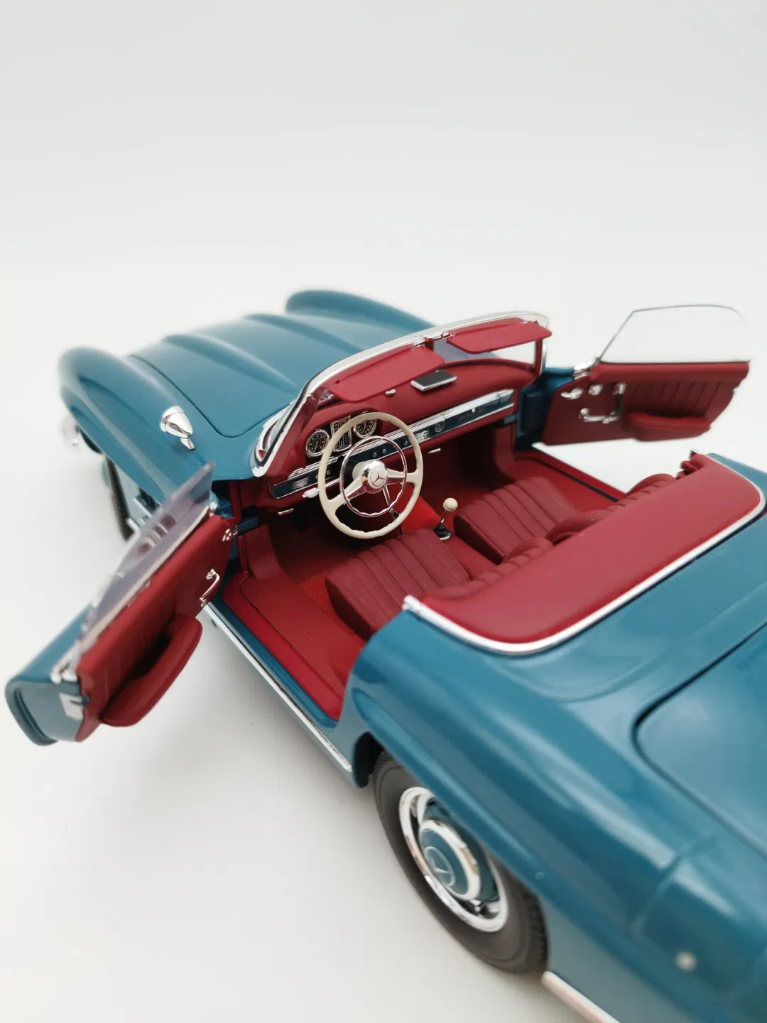Minichamps 1:18 - MERCEDES BENZ - 300SL ROADSTER SPIDER (W198) 1957 - Bild 1