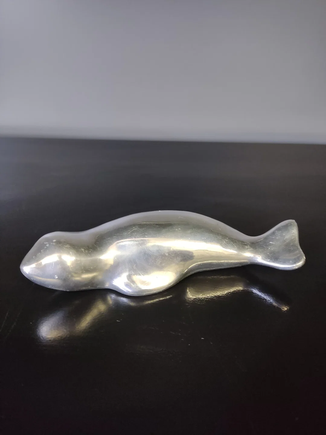 Hoselton-Skulptur Robbe Modell 995, poliertes Aluminium, Länge 15 cm - Bild 4