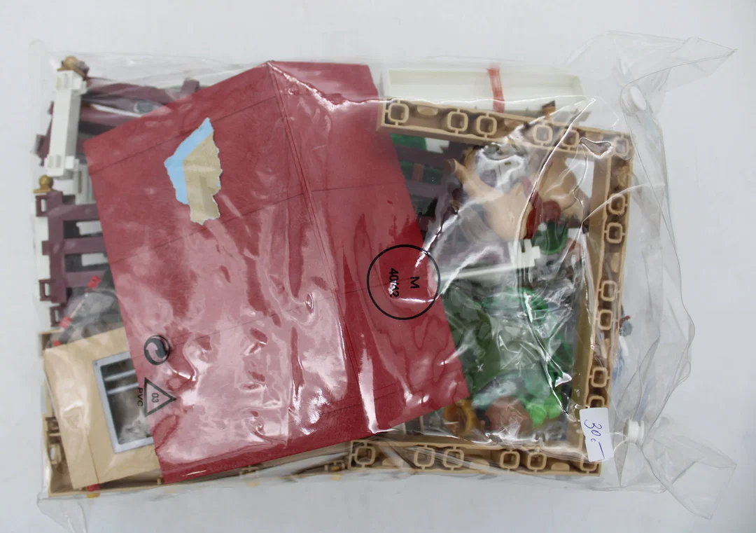 Playmobil Nr. 70337 – Pferdekoppel / Reitturnier mit viel Zubehör – Bild 3
