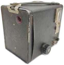 Kodak Brownie Six-20 Model D mit Blitzkontakt 1953-57 - Bild 4