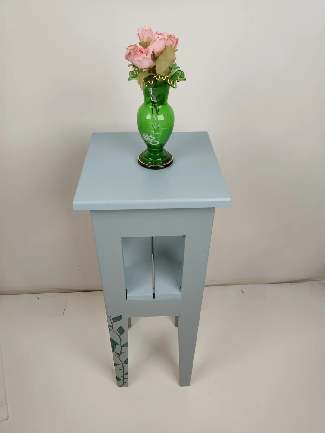 Blumentischchen mit Ranke – Bild 4