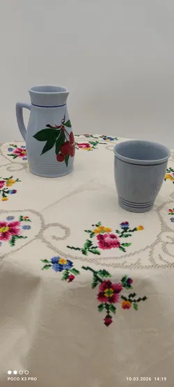 Lilien Porzellan Kanne mit Becher | Zeitreise-Stück - Bild 2