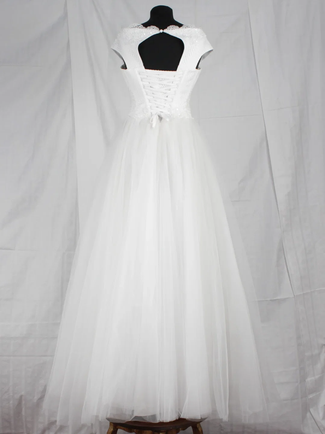 Hochzeitskleid - 03 - Atelier Irvalda (Wien) - Gr. M – Bild 3