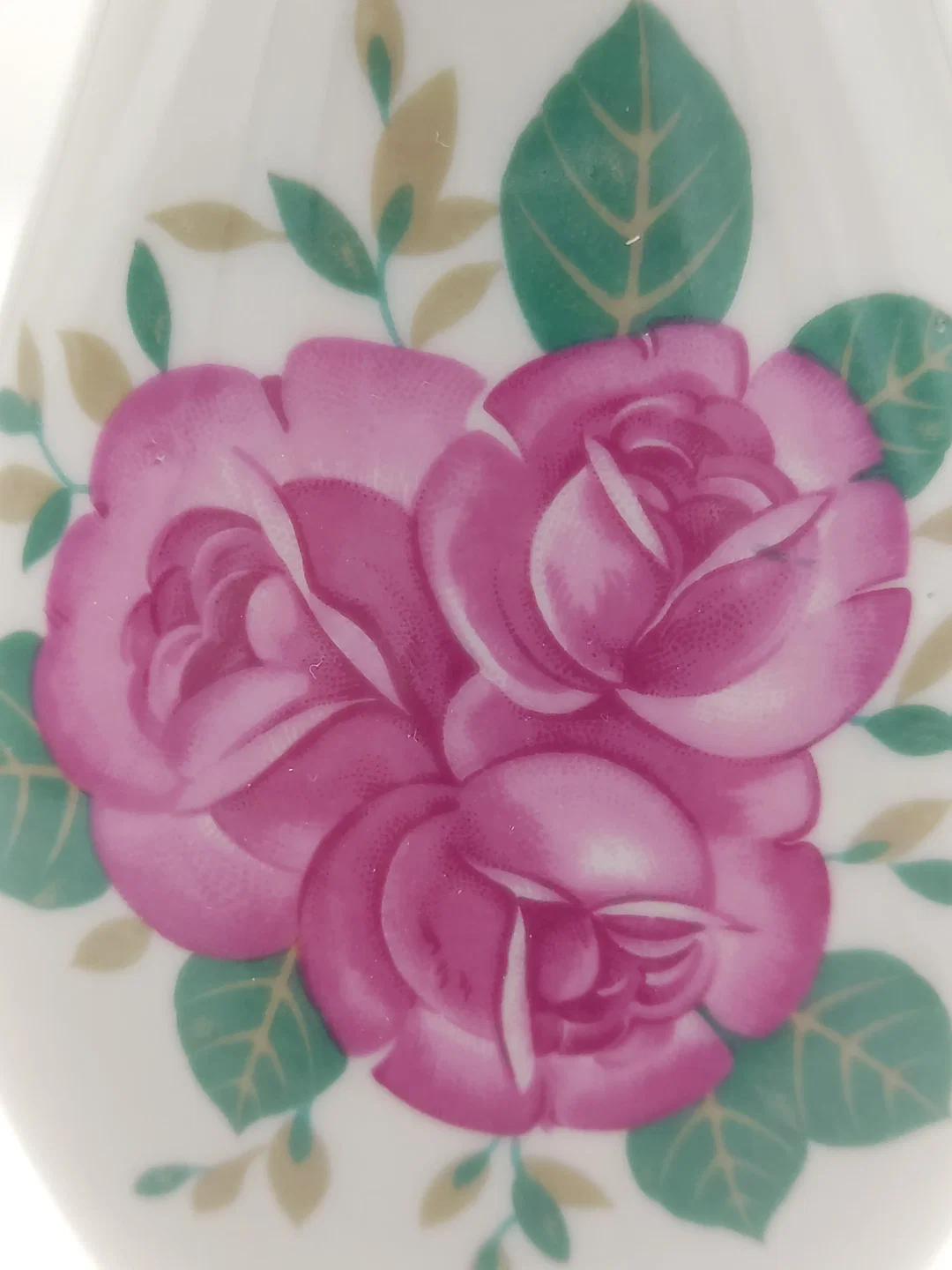 Porzellanvase mit Blumenmotiv aus Unterweissbach | DDR-Ostalgie Henkelvase – Bild 6