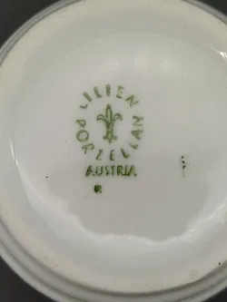 Lilien Porzellan Milchkanne  - Bild 3