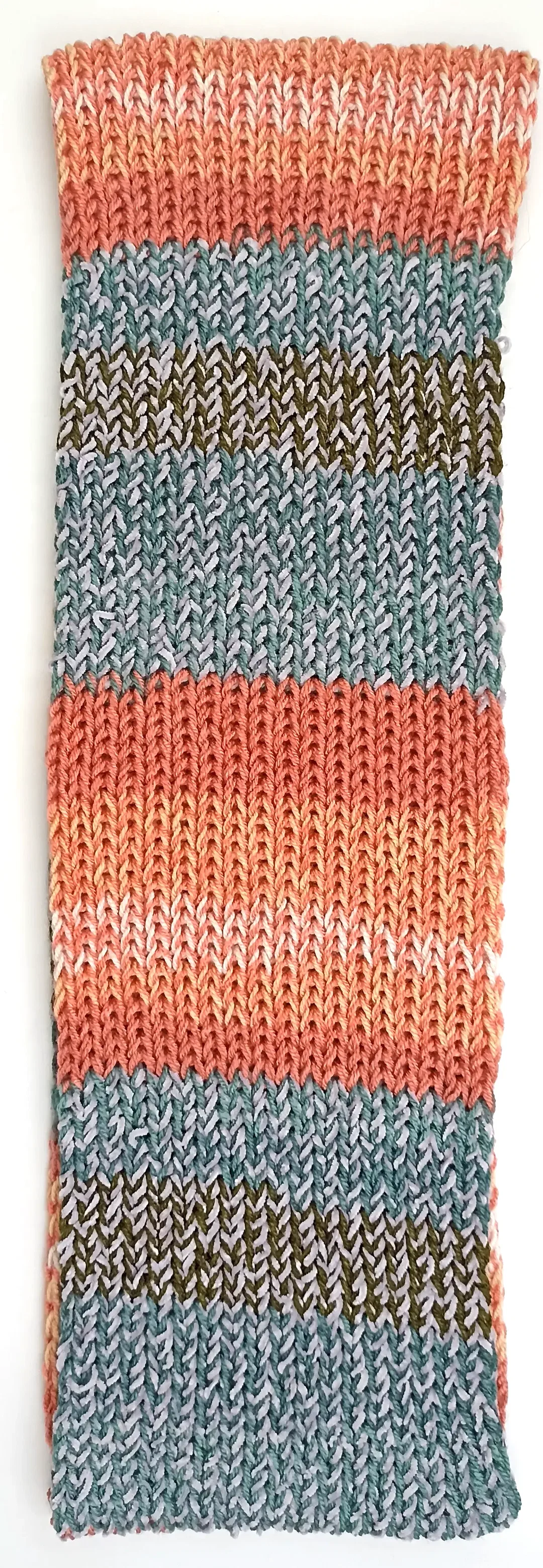 Hadgestrickter Loop Schal – Bild 2