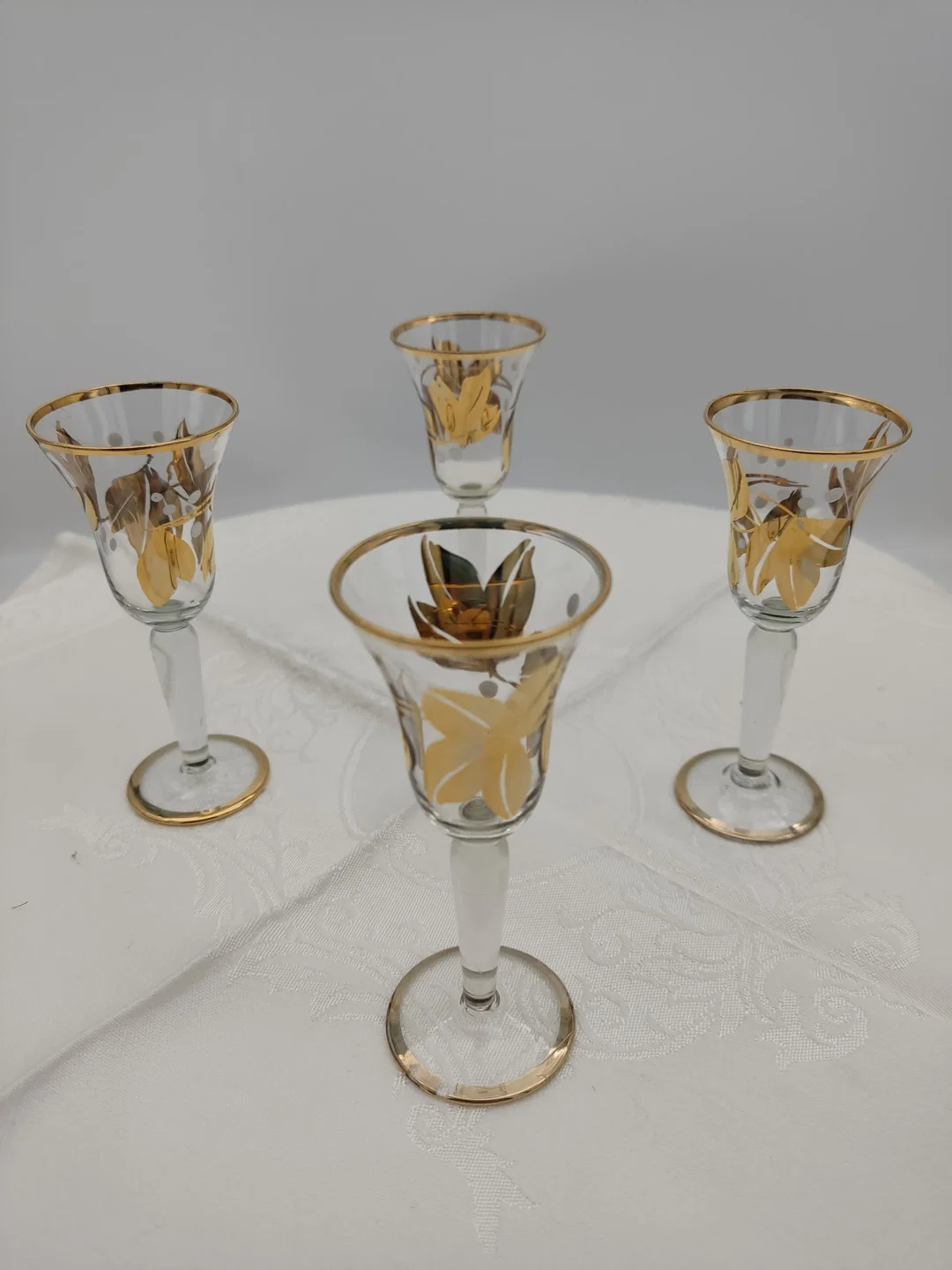 Schnapsgläser 4er-Set Goldrand, Blättermuster  | Vintage-Glanz - Bild 1