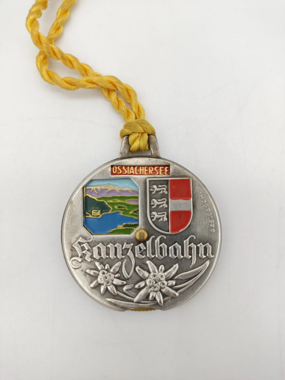 2 Vintage "Kanzelbahn" Anhänger/Drehmedaillon – Bild 3