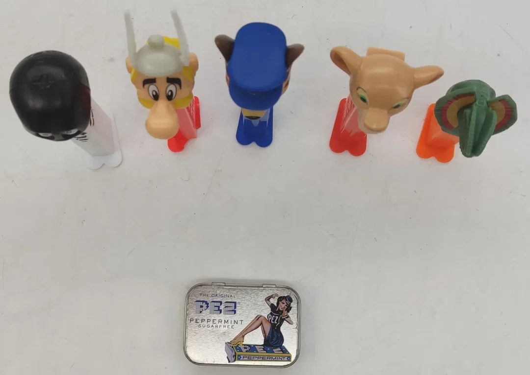 PEZ Spender 5 Stück Konvolut + PEZ Metall Dose  – Bild 2