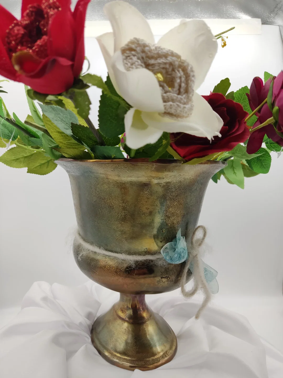 Antik-Goldene Aluminium-Pokalvase | Handgemachter Vintage-Look – Bild 3
