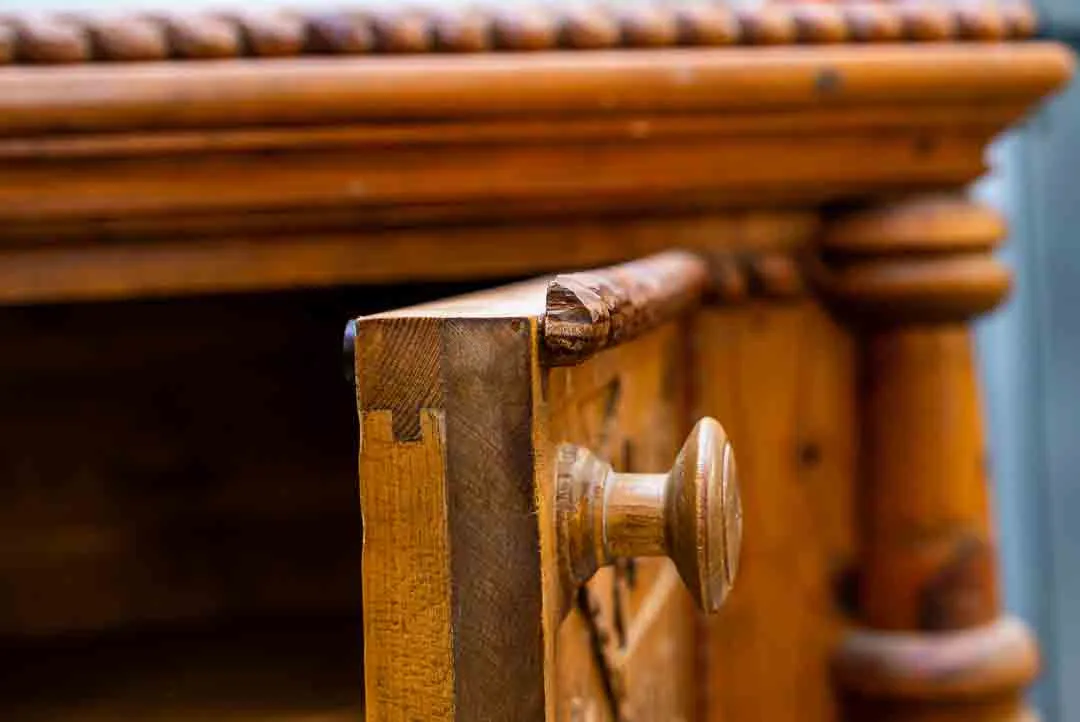 Antike Vollholzkommode Vintage - Charmante Aufbewahrung für Ihr Zuhause – Bild 4