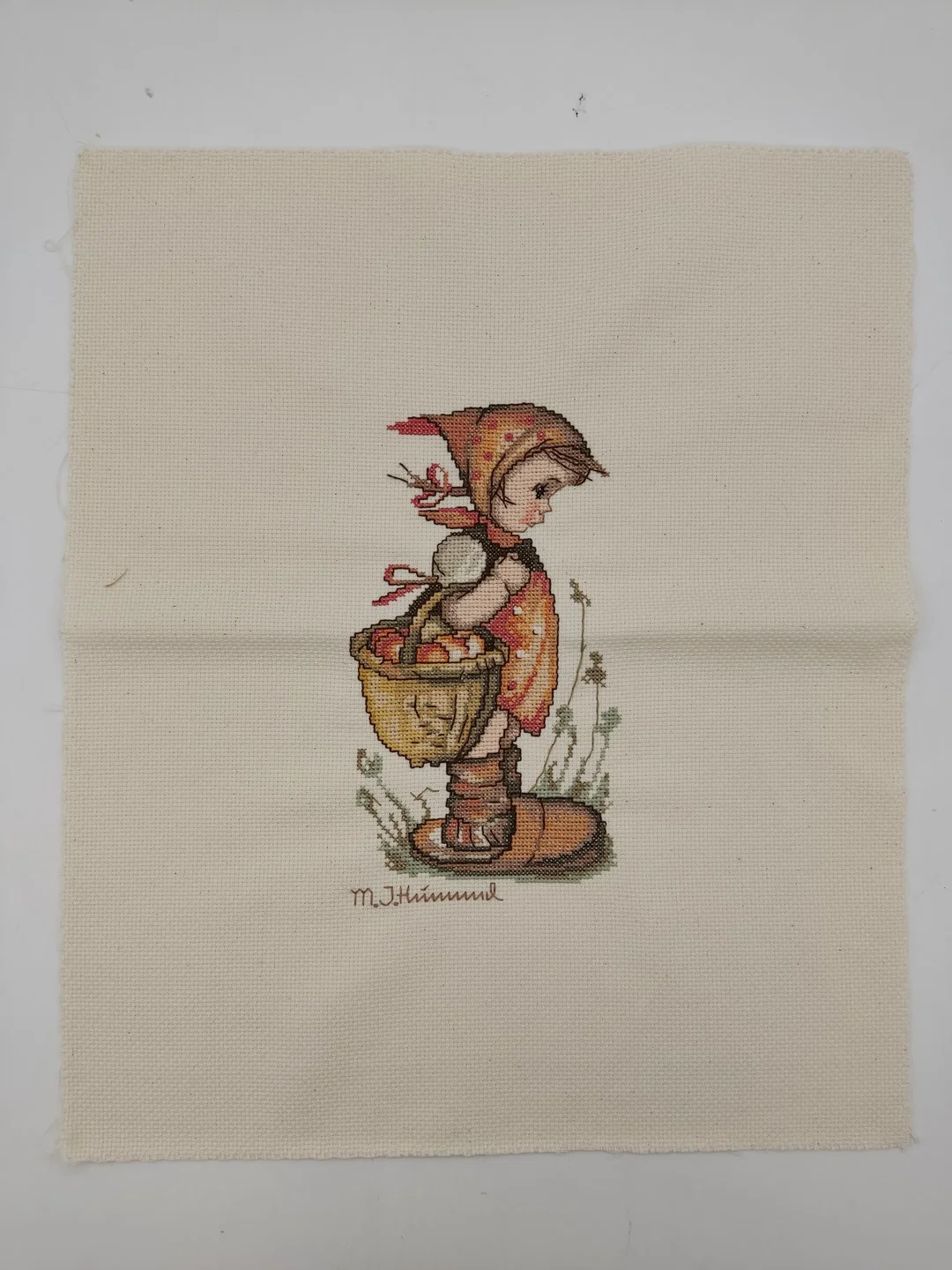 M. J. Hummel-Kreuzstich-Bild: Junges Mädchen mit Korb – Bild 2
