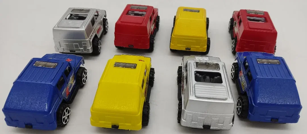 8 Spielzeugautos Jeep – Bild 6