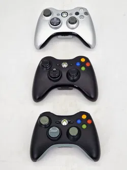 Microsoft Xbox 360 S Set - Xbox 360 Slim Konsole mit 3 Controllern, Chatpad und Zubehör - Bild 18