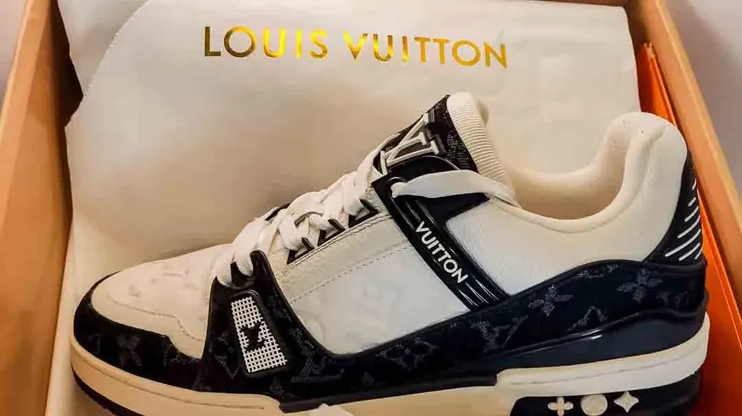 Louis Vuitton LV Arch Light Sneaker Black/White Größe 46 mit Box - Bild 1