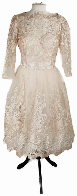 Spitzenkleid Chi Chi London Champagner | Festlicher Charme - Bild 1