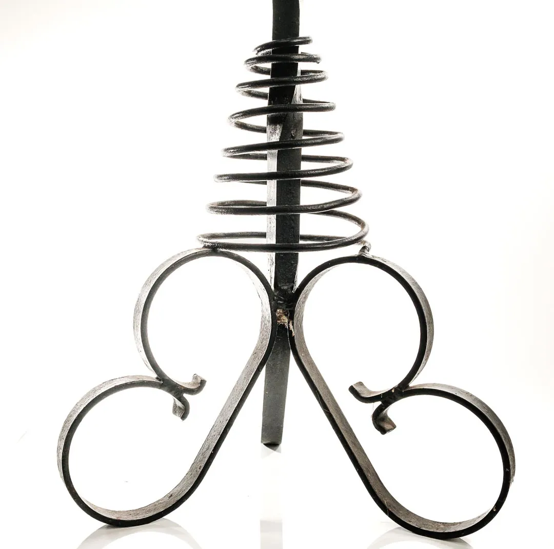 Antik-Schwarzer Kerzenständer aus Gusseisen, handgeschmiedet ca. 95 cm – Bild 2