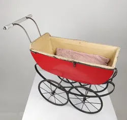 Sammlerstück! - Historischer Puppenwagen um 1900, stark restaurierungsbedürftig - Bild 3