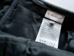 Moncler Kostüm aus edlem Mohair-Mix – Luxuriöser Zweiteiler in Grau – Vorschau 3