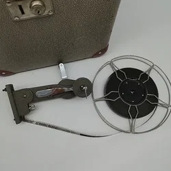 Vintage Filmprojektor mit Koffer & 1 Film – Deko-Rarität mit Charakter - Bild 3