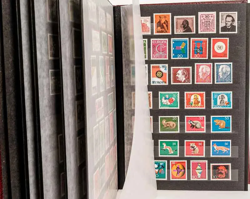 Einsteckbuch mit Briefmarken postfrisch 505 Stück - Bild 2