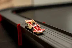 TCR Freispur-Autorennbahn 300 mit Hinderniswagen - Bild 3