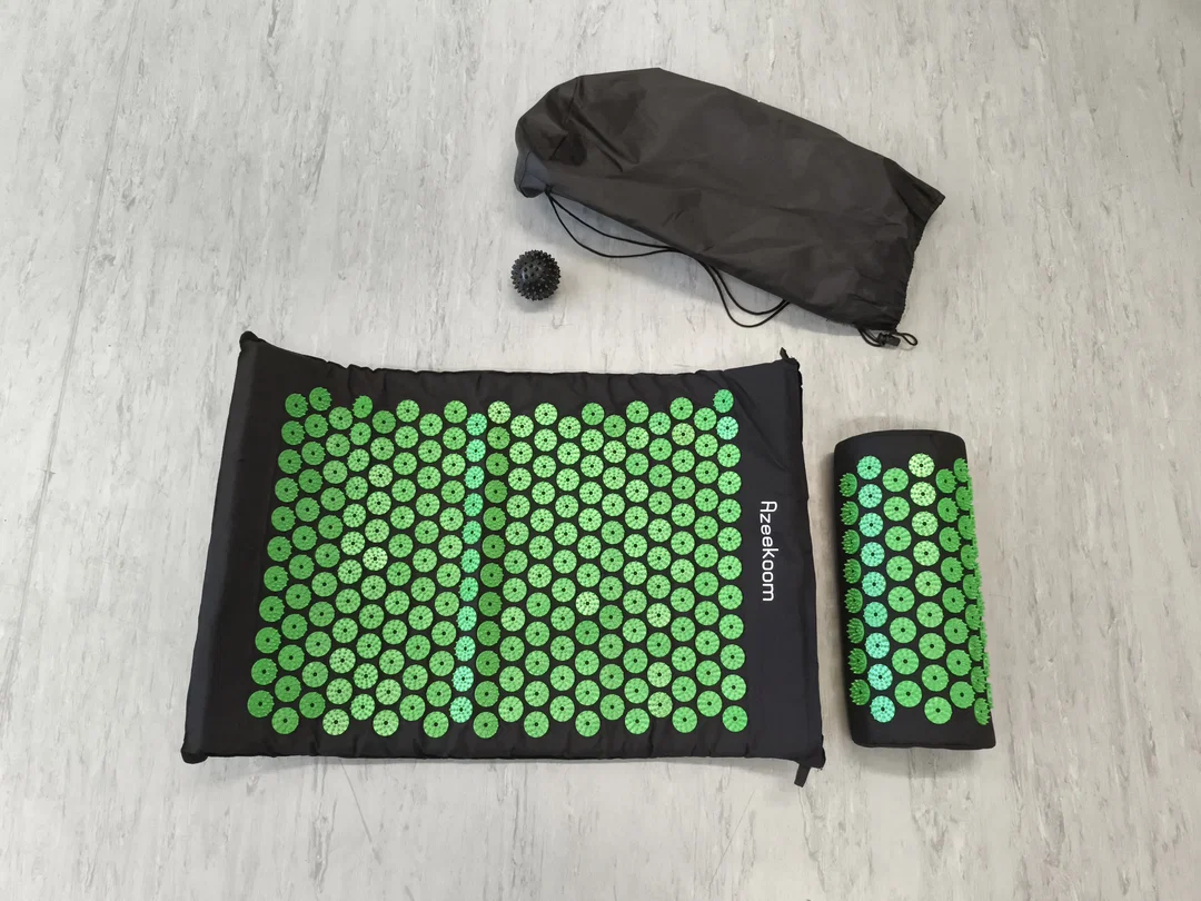 Akupressurmatte mit Akupressurkissen, Tragtasche und Massageball – Bild 3