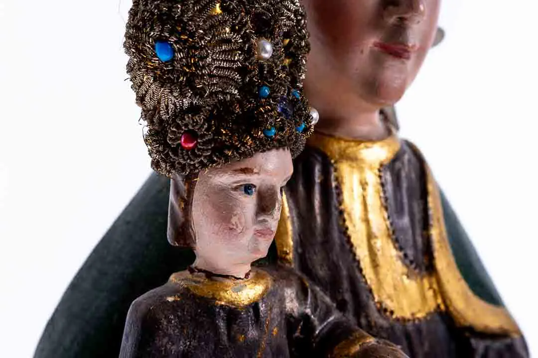 Skulptur Madonna mit Kind aus Holz, 42cm hoch – Bild 3