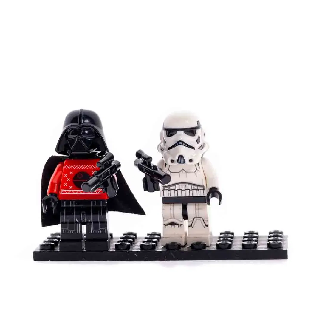 LEGO Star Wars Minifiguren Darth Vader & Stormtrooper mit Weihnachts-Pullover - Bild 4