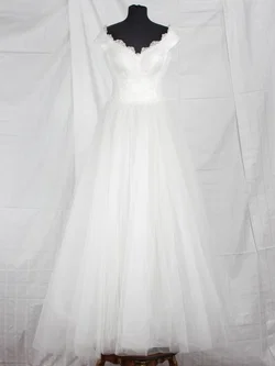 Hochzeitskleid - 03 - Atelier Irvalda (Wien) - Gr. M - Bild 1