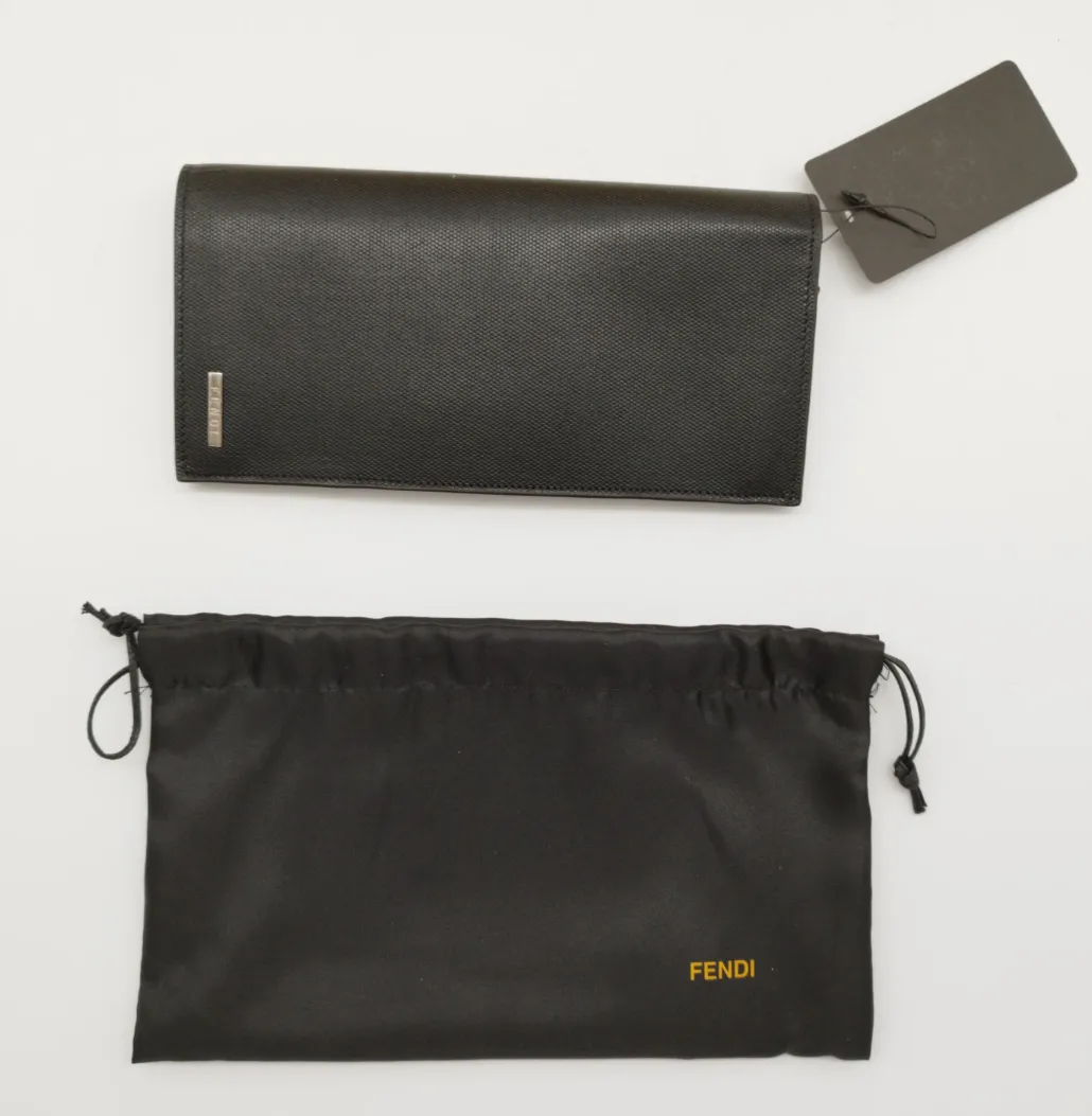Fendi Geldtasche inkl. Stoff-Täschchen mit Etikett – Bild 4