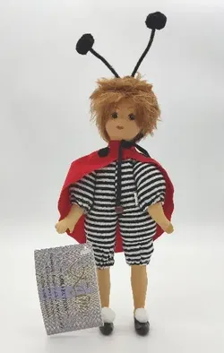 Kasma Porzellan Sammlerpuppe Marienkäfer - Bild 2