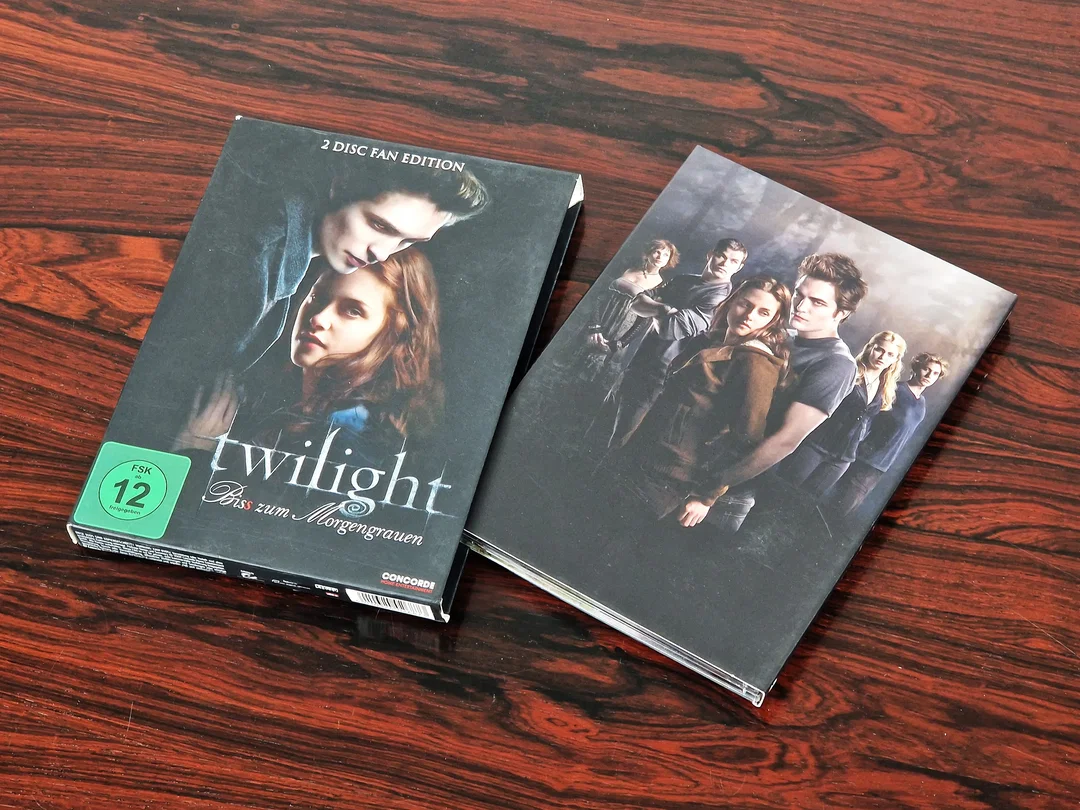 Twilight - Biss zum Morgengrauen - Film - DVD - 2-Disc Fan Edition - Schuber – Bild 3