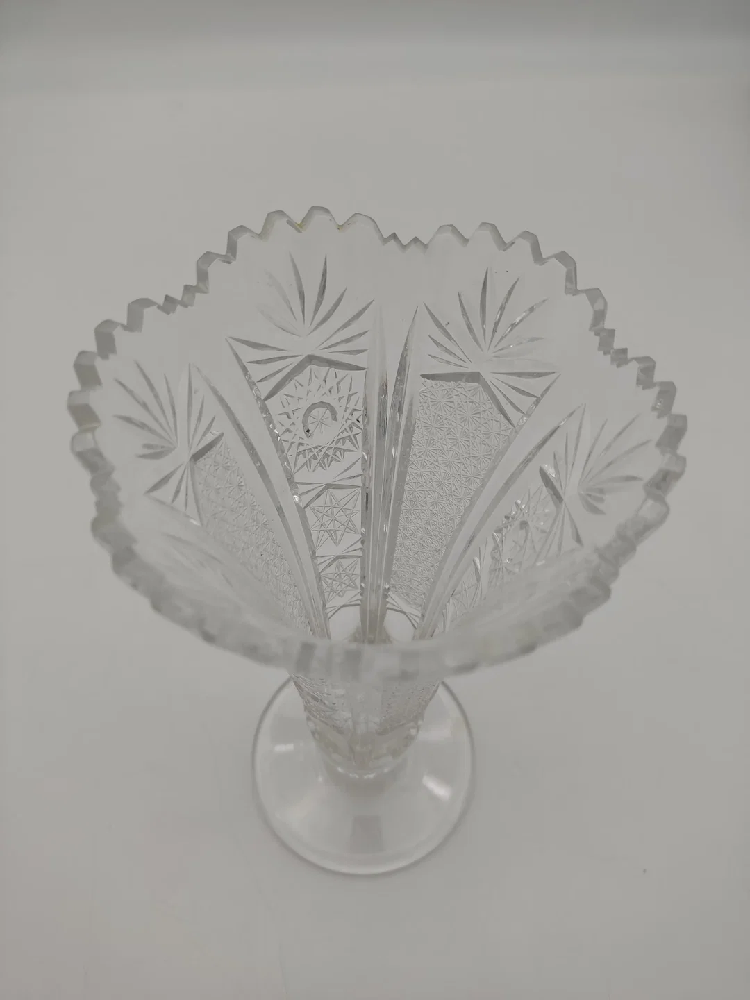 Kristallvase aus Bleikristall, Höhe 21 cm, feiner Schliff – Bild 3