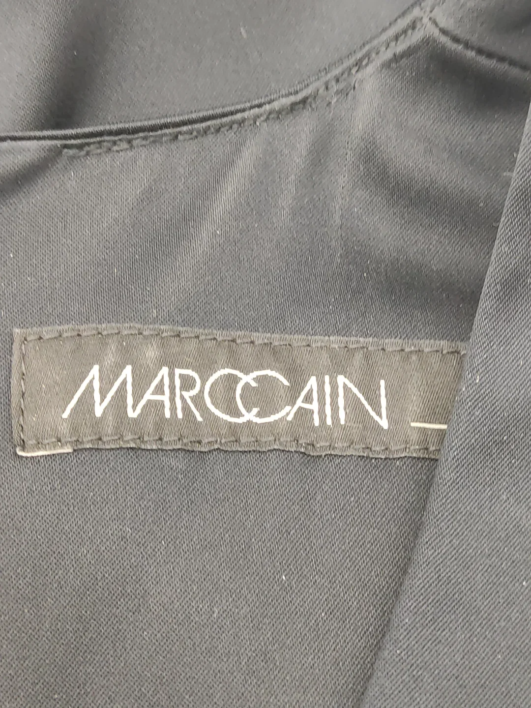 Marc Cain Damen Etuikleid schwarz Gr. 40 (N4) – Bild 2