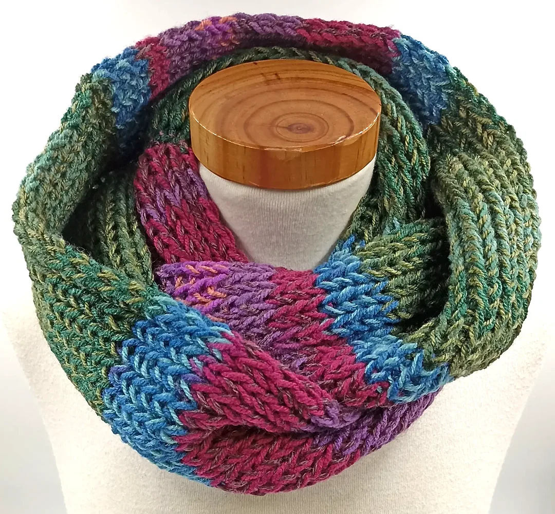 Handgestrickter Loop Schal – Bild 1