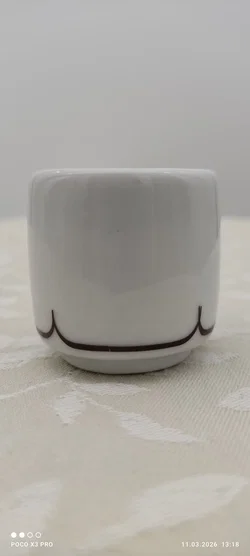 Kleines Porzellan-Milchkännchen Höhe 3,6cm – Vorschau 3