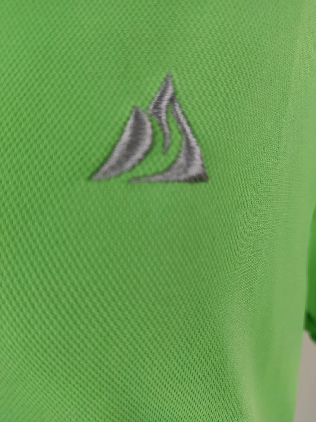 T-Shirt "Dachstein", kurzarm mit Kragen, hellgrün, Größe 46 – Bild 3