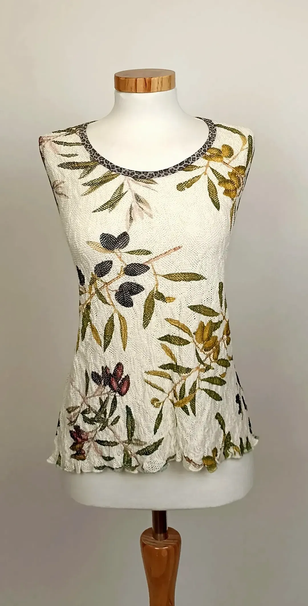 Marc Cain Oberteil geblümt Gr. L - Bild 1