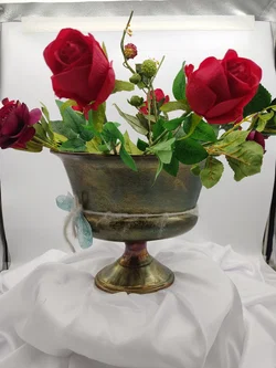 Antik-Goldene Aluminium-Pokalvase | Handgemachter Vintage-Look – Vorschau 1