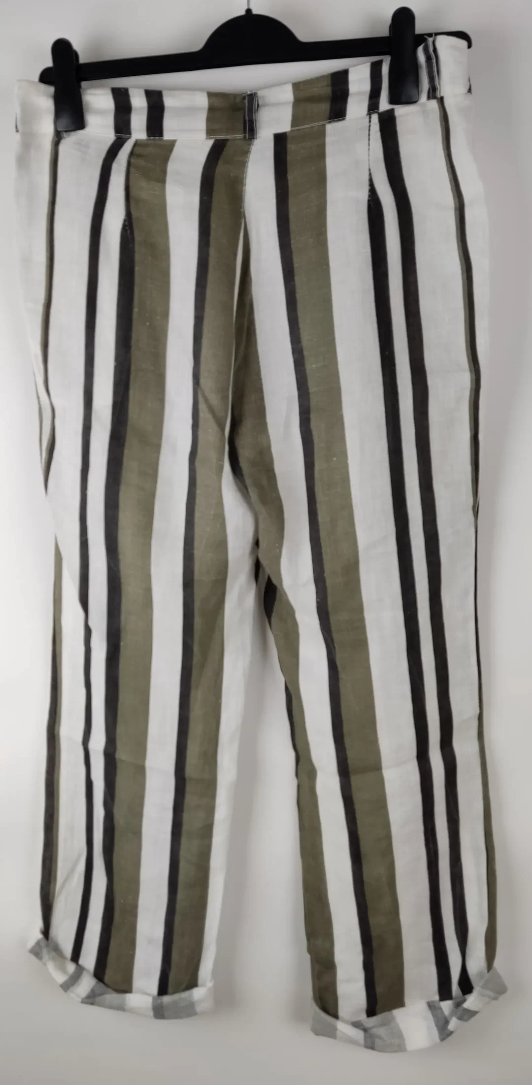 Sommerhose, beige/grün/dunkelgrün gestreift mit Einschubtaschen, Größe L (geschätzt) – Bild 2