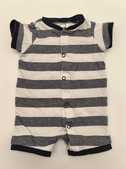 7 Stk. Babyhosen und Shirts, Gr. 50/56 – Vorschau 2