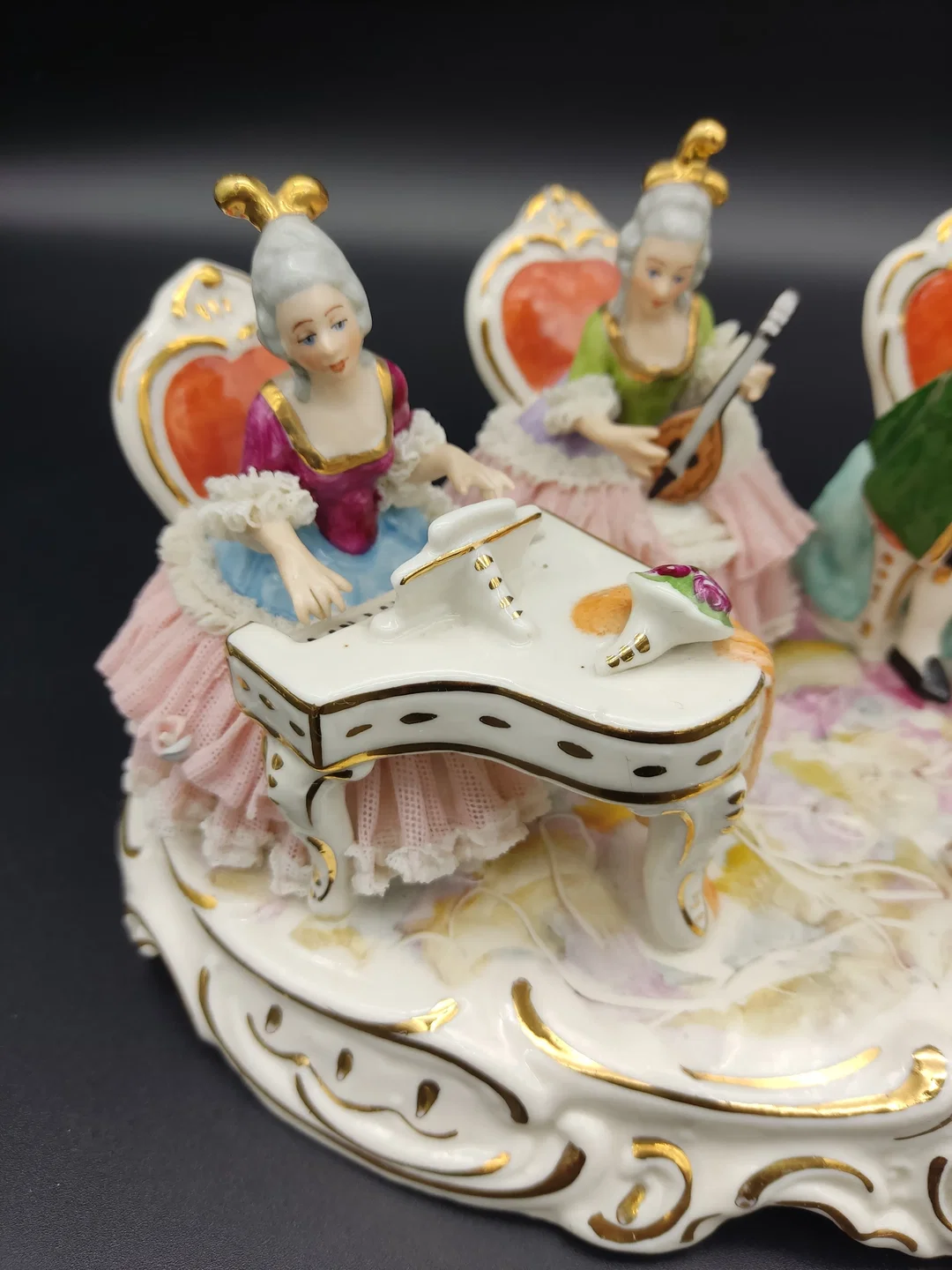 Vintage Porzellan-Figurinen 'Musikabend' – Bild 3