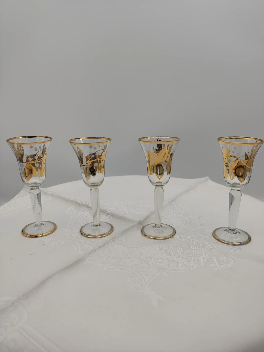 Schnapsgläser 4er-Set Goldrand, Blättermuster  | Vintage-Glanz – Bild 5