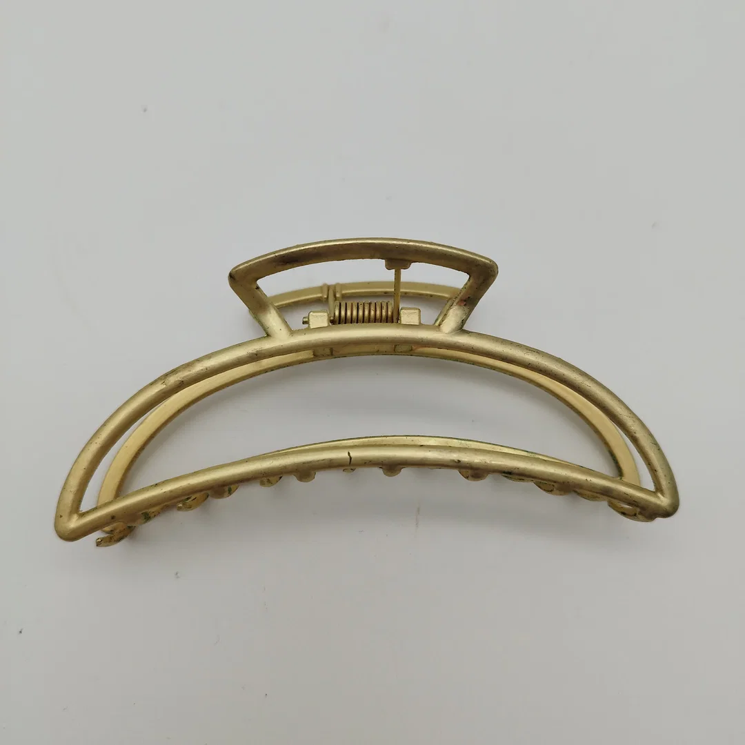Minimalistische Haarklammer in Gold – Bild 2