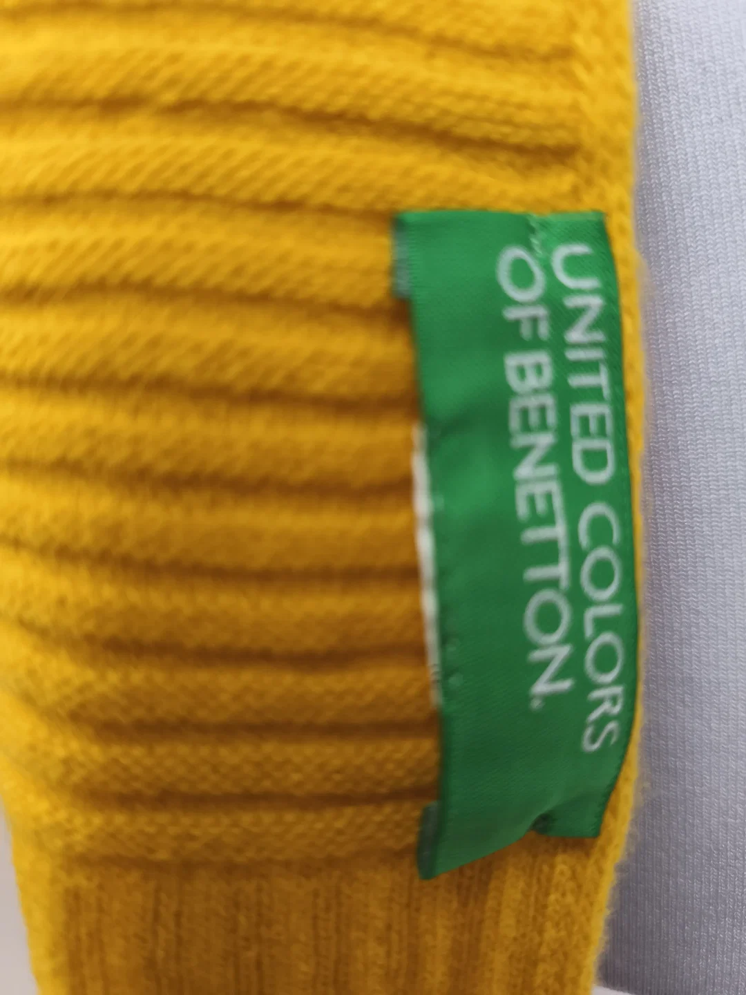 Benetton, Set Haube und Schal, ockergelb, Wolle – Bild 3