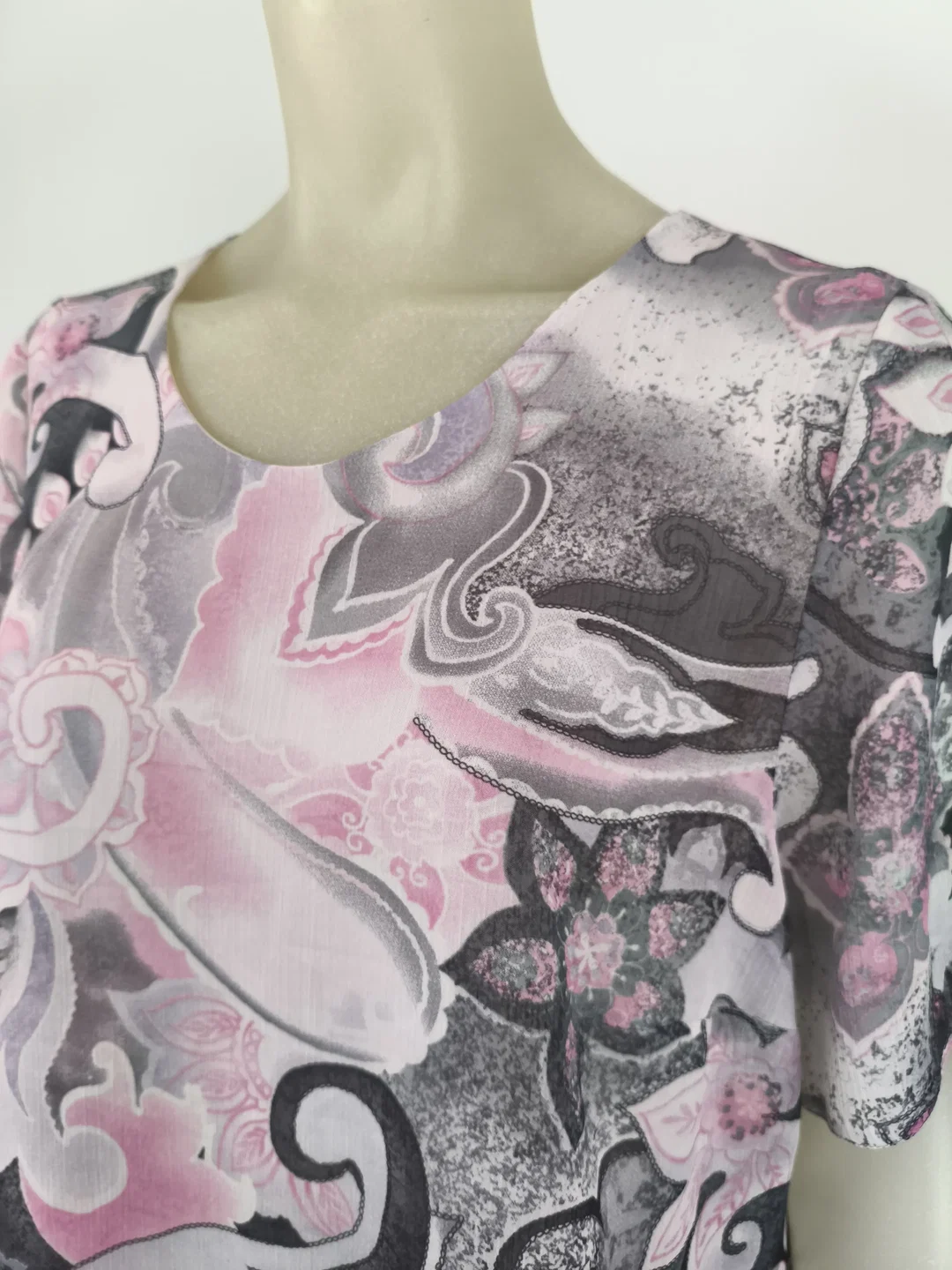 Atelier Creation, Damenbluse, Gr. 44 – Bild 4