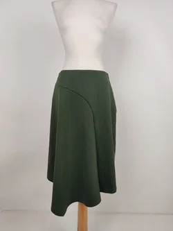 Alpha Tauri Midirock, Größe M / 38, asymmetrisch, Bundweite 70 cm Länge 53 bis 71 cm, Stoff Polyester - Bild 2